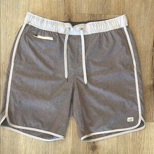 Vuori Banks Shorts 7”